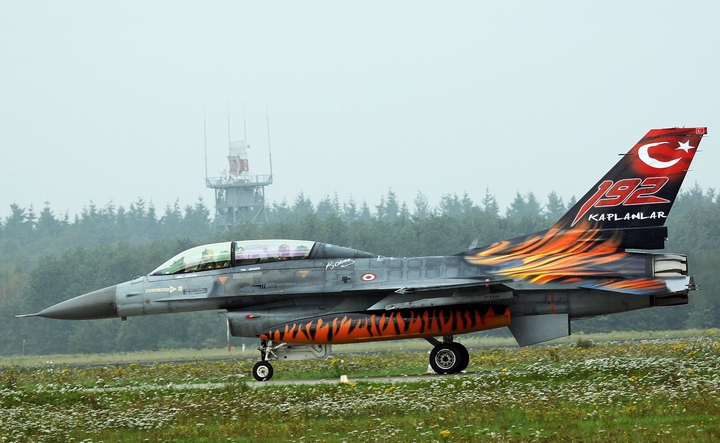 16վF-16սβͿװĹ.jpg