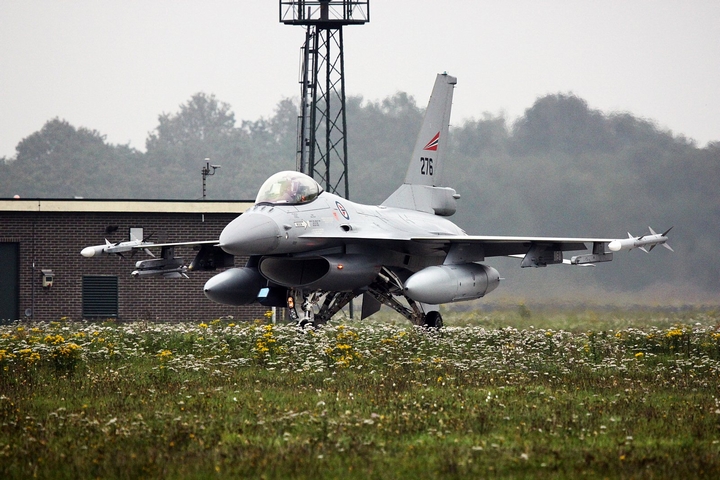 13ŲվF-16AM.jpg