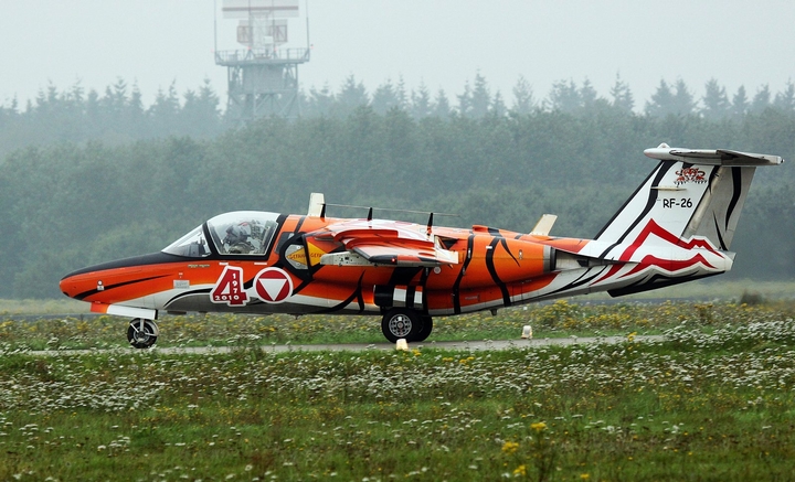 14µվ105Ϳװ޵ĻƼϻ40.jpg