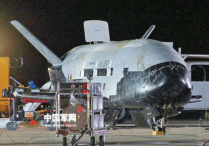 01&nbsp;&nbsp;ͼΪɻX-37B.jpg