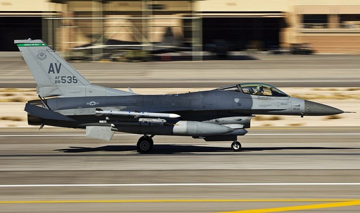 39F-16Cս½.jpg