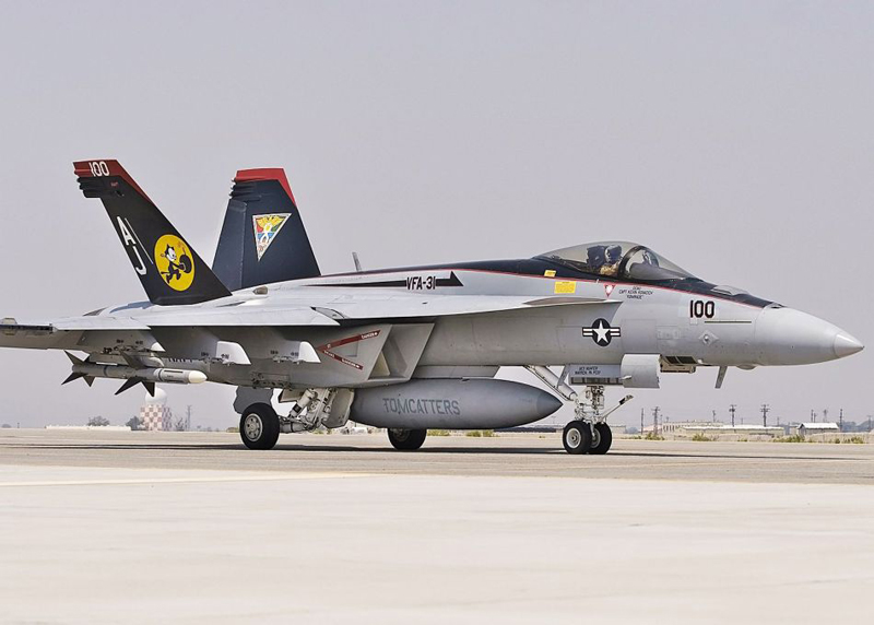 05&nbsp;&nbsp;VFA-31 TomcattersжӵFA-18EƷս.jpg